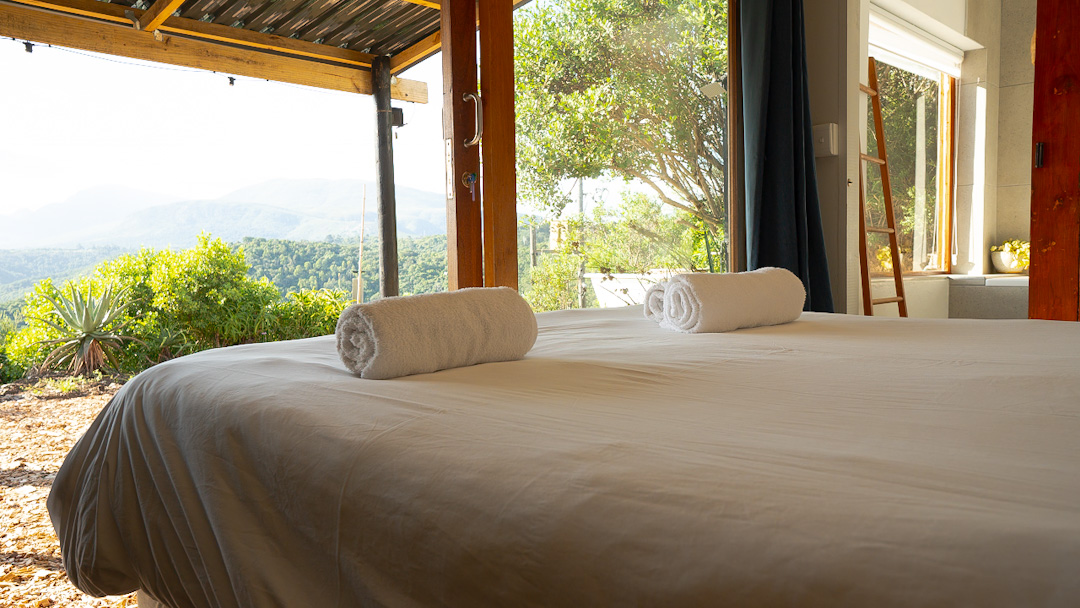 Mountain Magic Hoekwil Self Catering Accommodation Luxurious Bedroom with a view