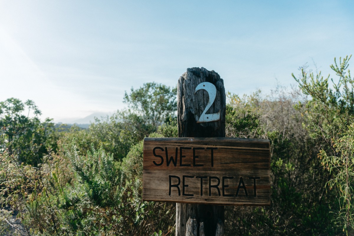 Sweet Retreat cabin in Hoekwil Garden Route with ocean and mountain views, romantic self catering accommodation